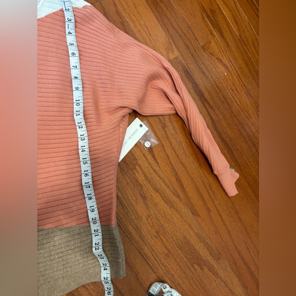 Madison & Hudson sweater size large - Picture 2 of 4